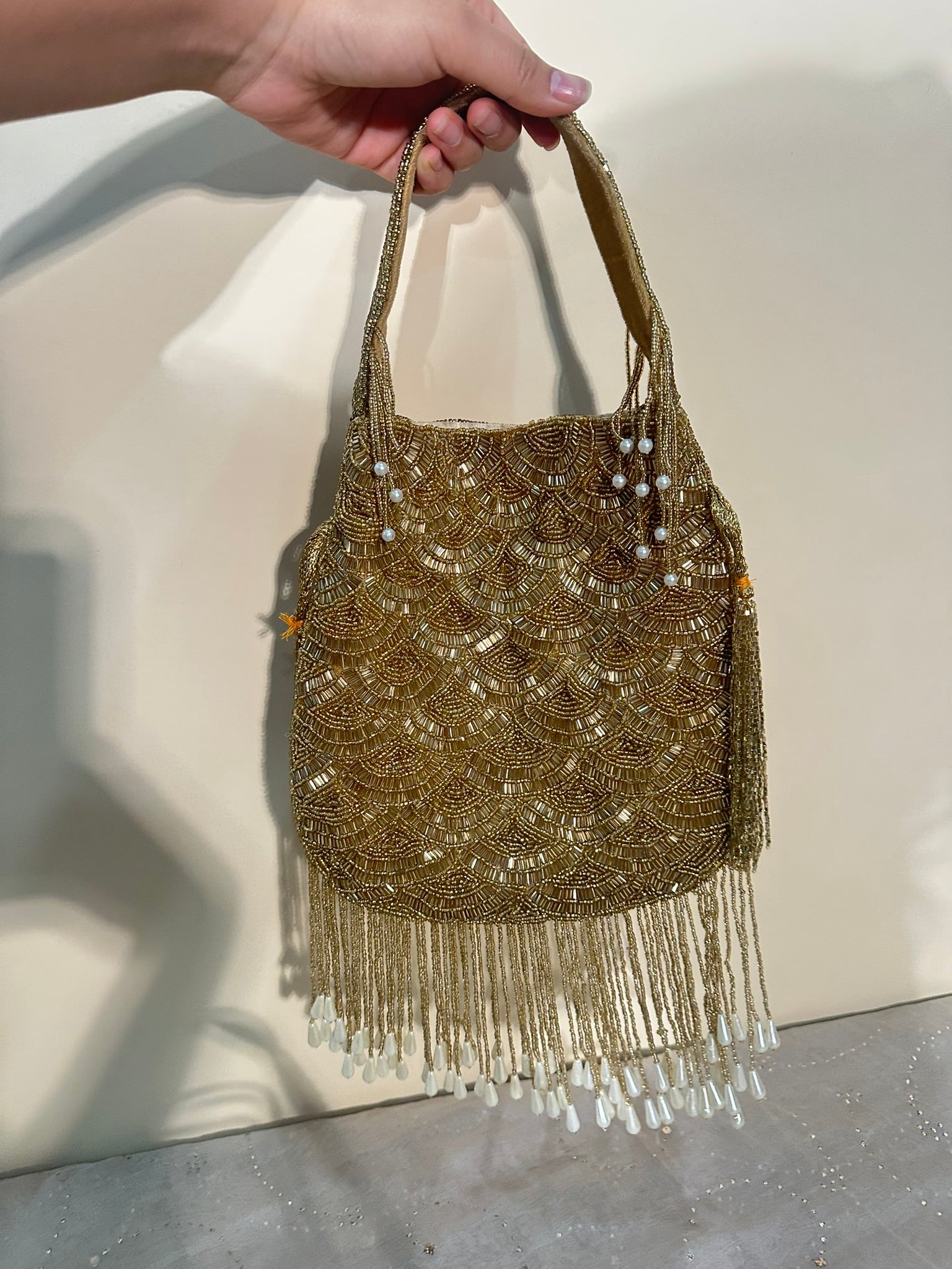 Hand- Embroidered Scallop Latkan