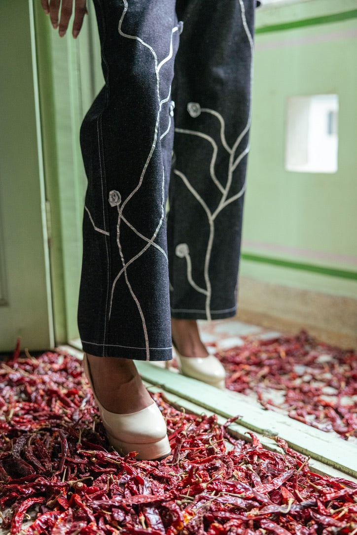 Chaqueta bordada Gulabo