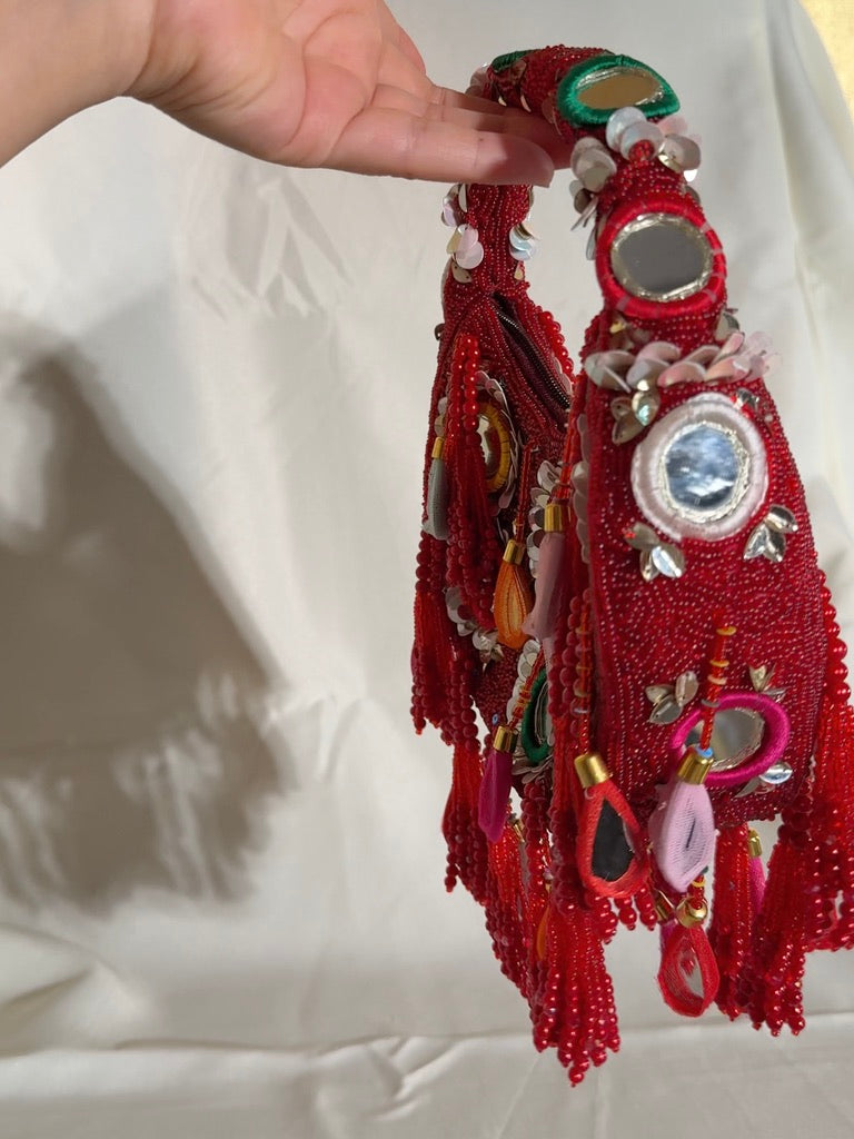 Bolso Redondo Bordado con Espejo