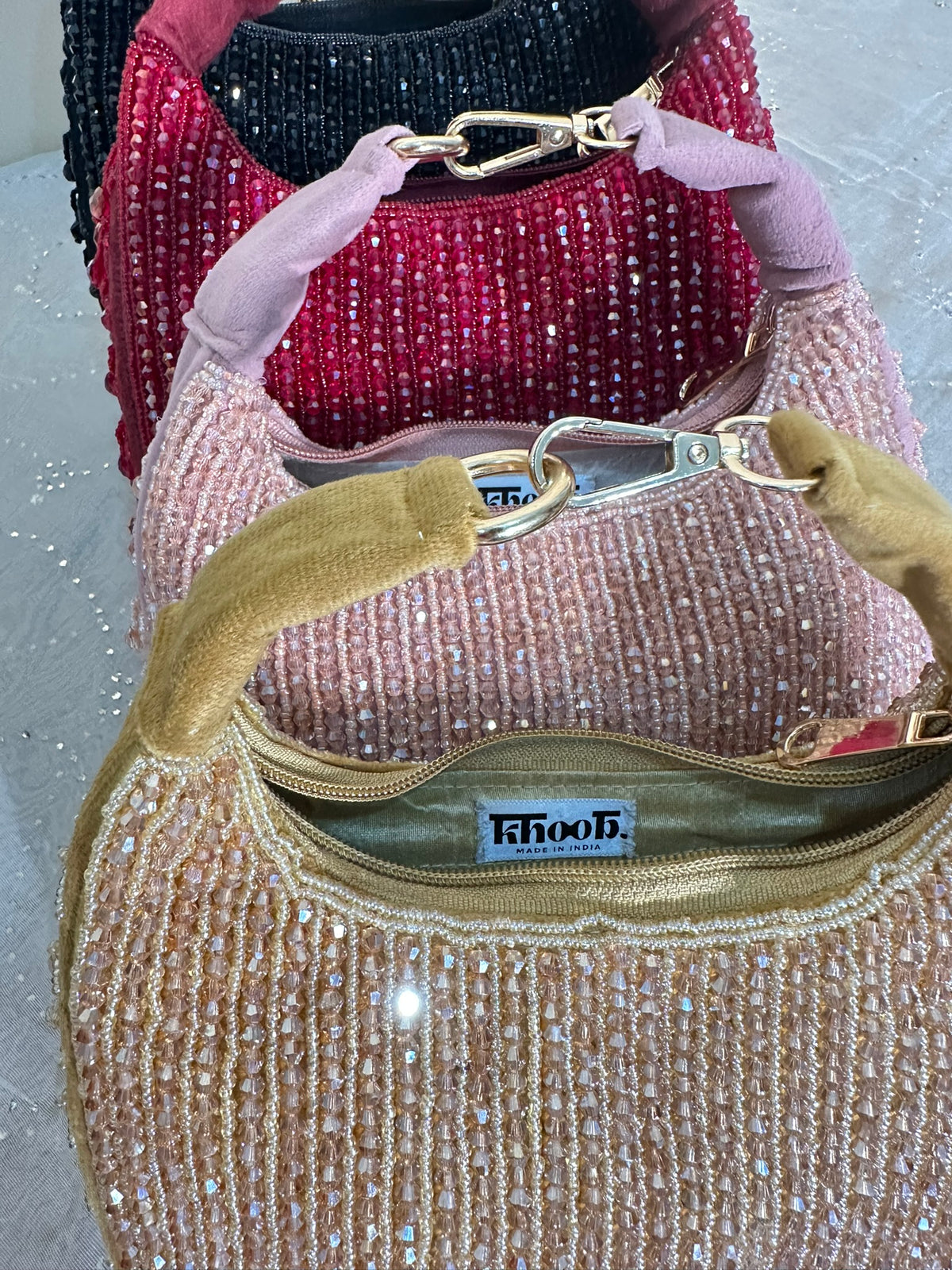 Bolso de borlas con cuentas de cristal hecho a mano
