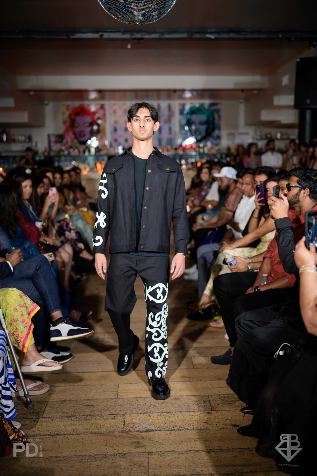 Pantalones de hombre Jalebi pintados a mano