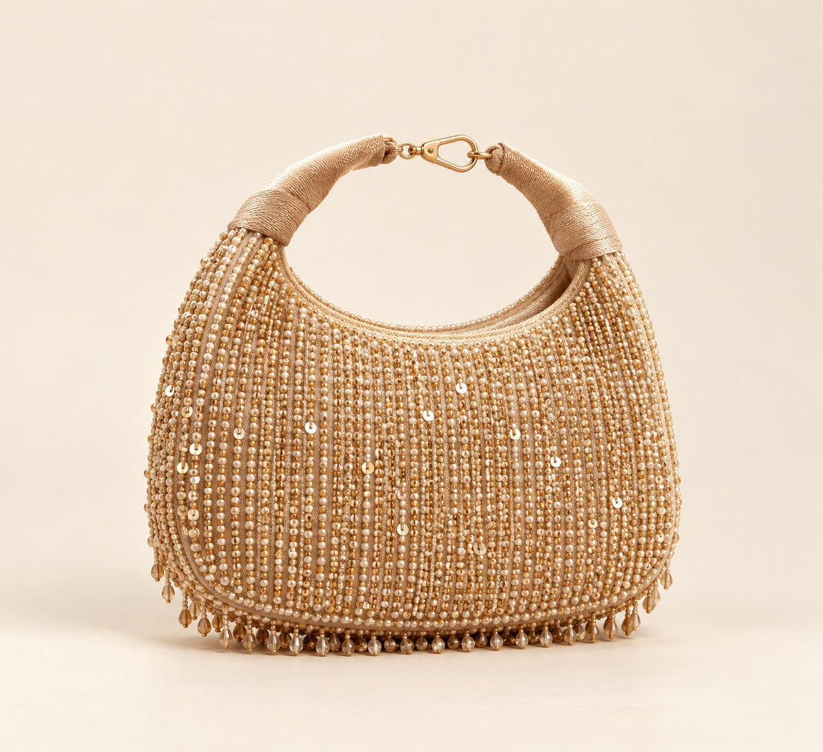 Bolso de borlas con cuentas de cristal hecho a mano